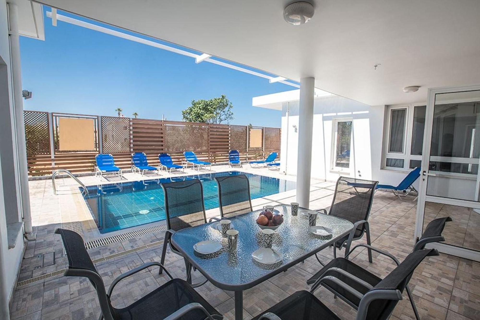 Mavris - Lovely 4 Bedroom With Private Pool In Ayia Napa
